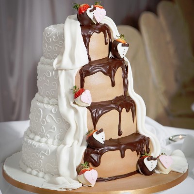 An example of a wedding cake from our wedding cake gallery.